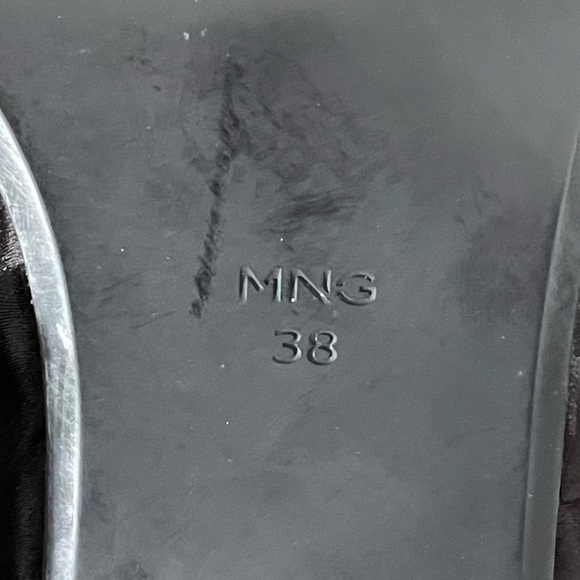 NWT Mango Classic Solid Black Genuine Leather Tied Down Knot Heeled Mules Shoes - Picture 7 of 8